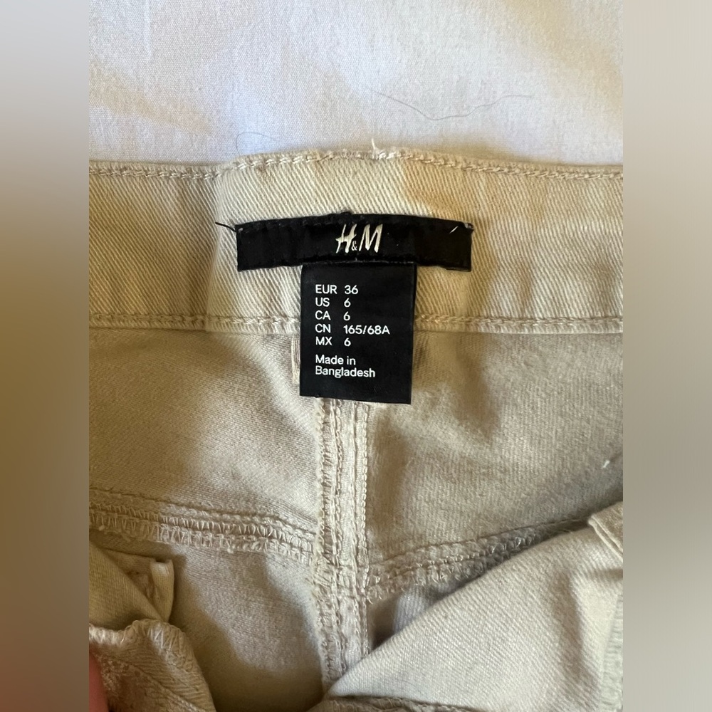 Tan H&M Short - Picture 2 of 3